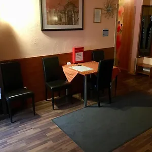 Hotel Madara, Wenen